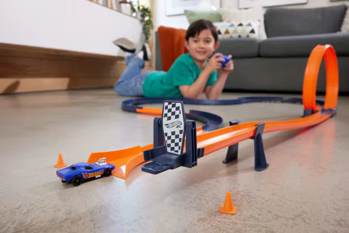 Hot Wheels Rc Speed Challenge Track Set & Battery-Powered Remote-Control 1:64 Scale Toy Car - Image 2