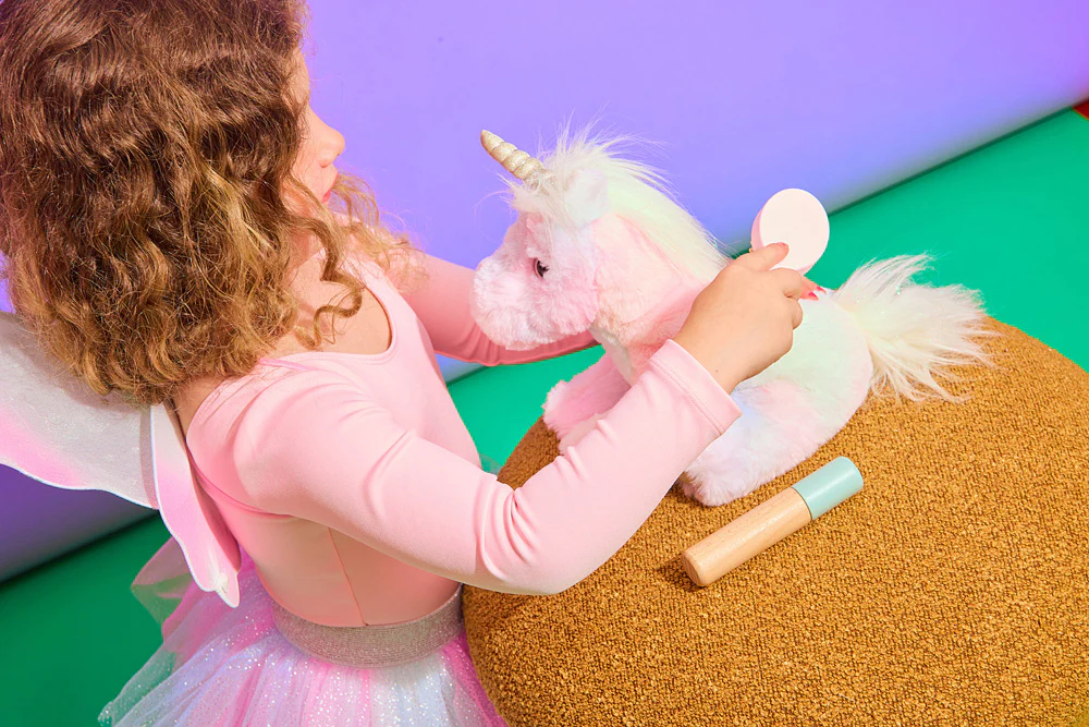 Kylie Rainbow Unicorn Soft - Image 2