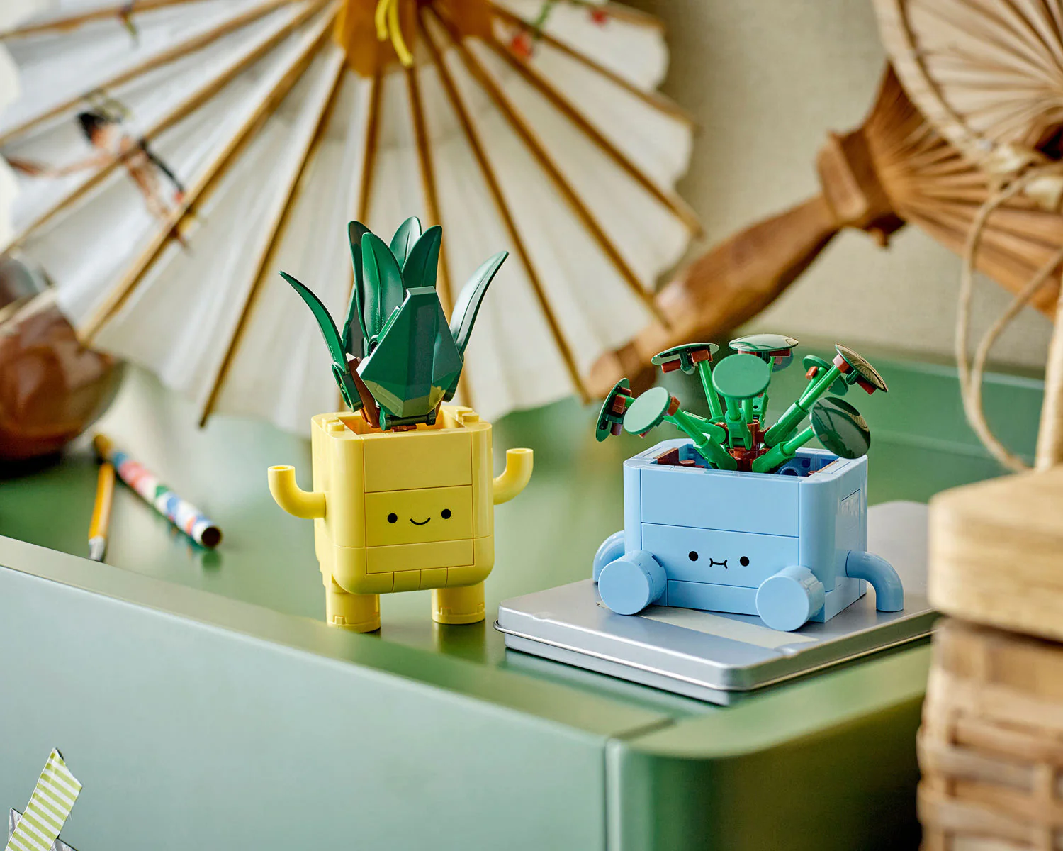 LEGO BOTANICALS Happy Plants - Image 13
