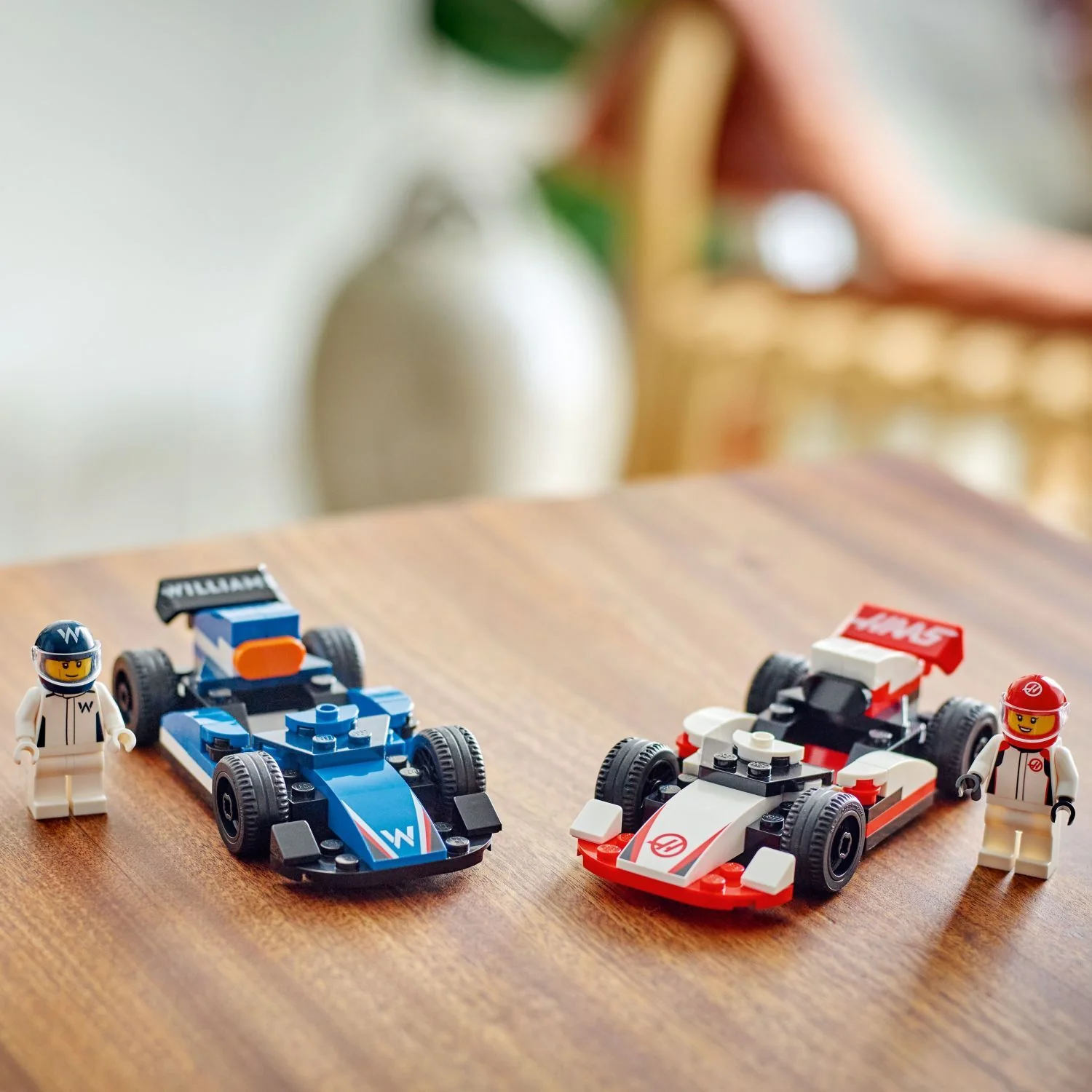 LEGO City Formula 1: F1® Williams Racing & Haas F1® Race Cars - Image 10