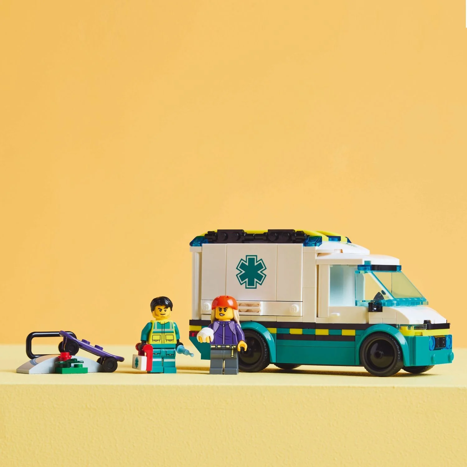 LEGO City Great Vehicles: Emergency Ambulance - Image 9