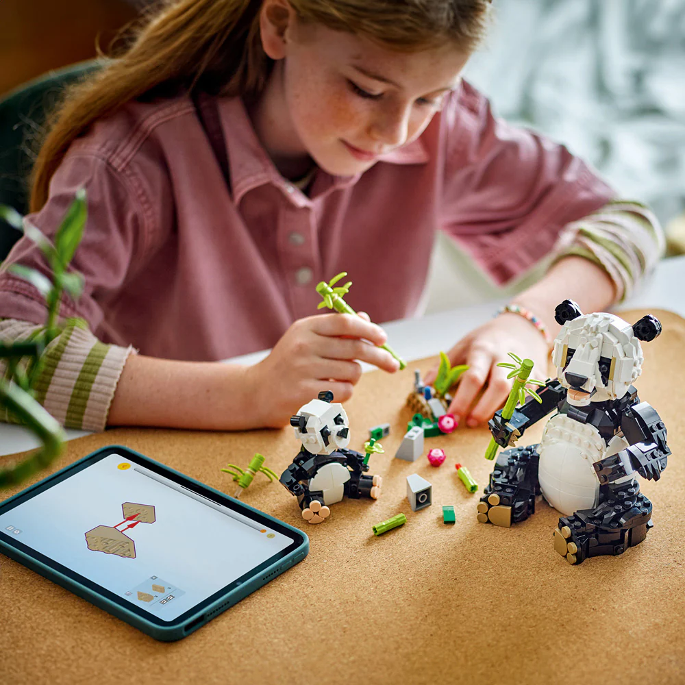 LEGO CREATOR Panda Family - Image 2