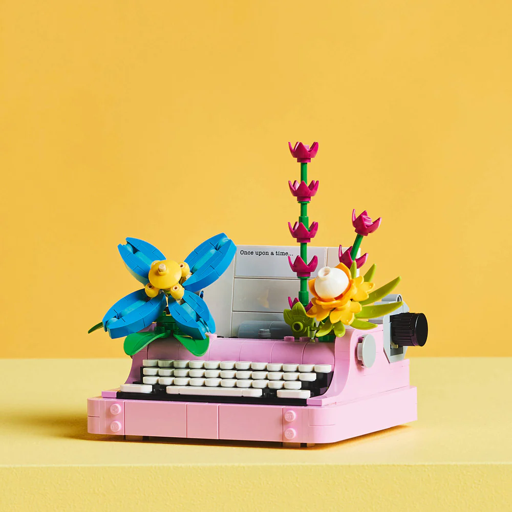 LEGO CREATOR Typewriter with Flowers - Image 3