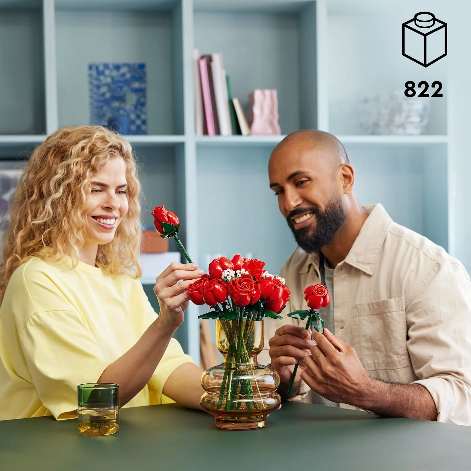 LEGO Icons: Bouquet of Roses - Image 8