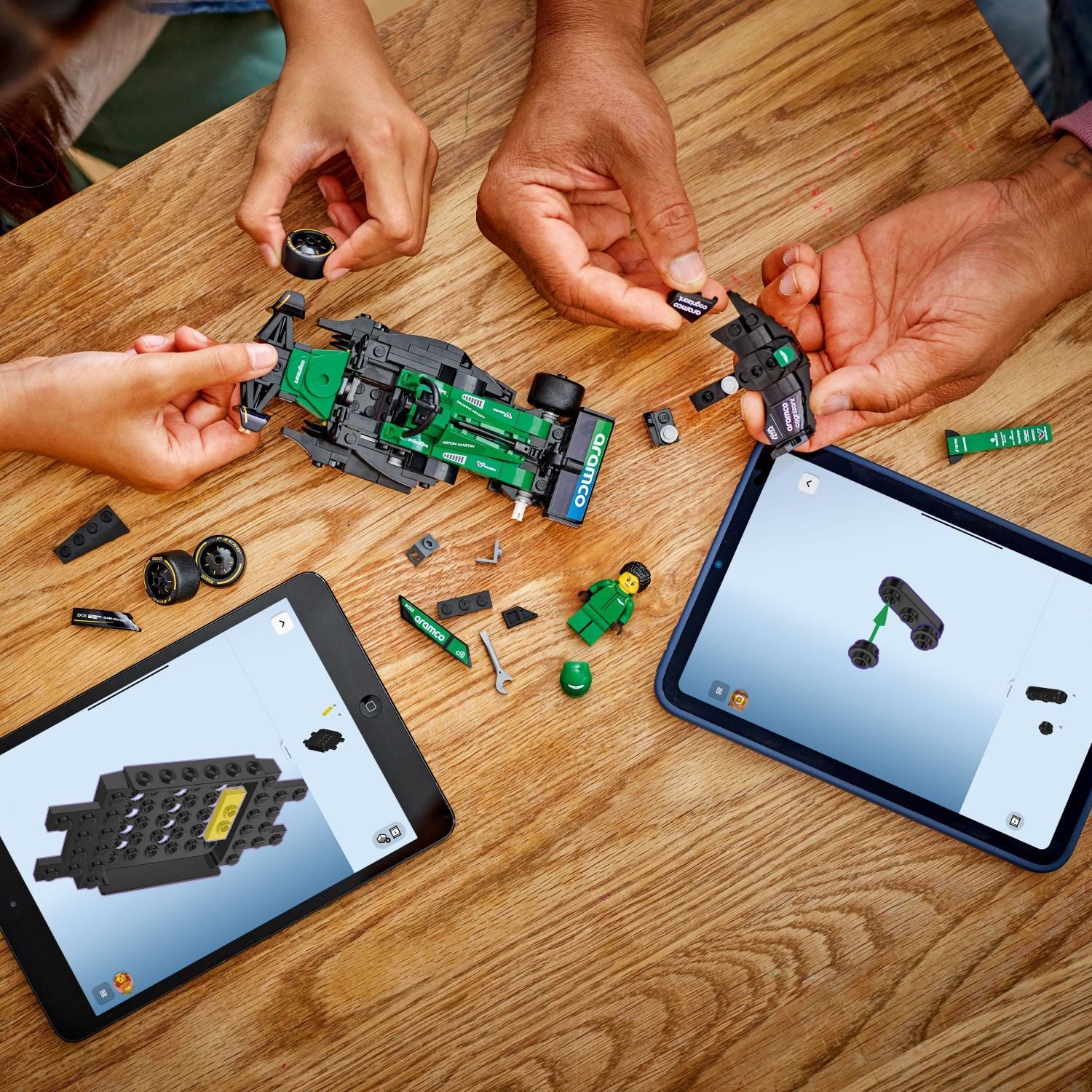 LEGO Speed Champions: Aston Martin Aramco F1® AMR24 Race Car - Image 3