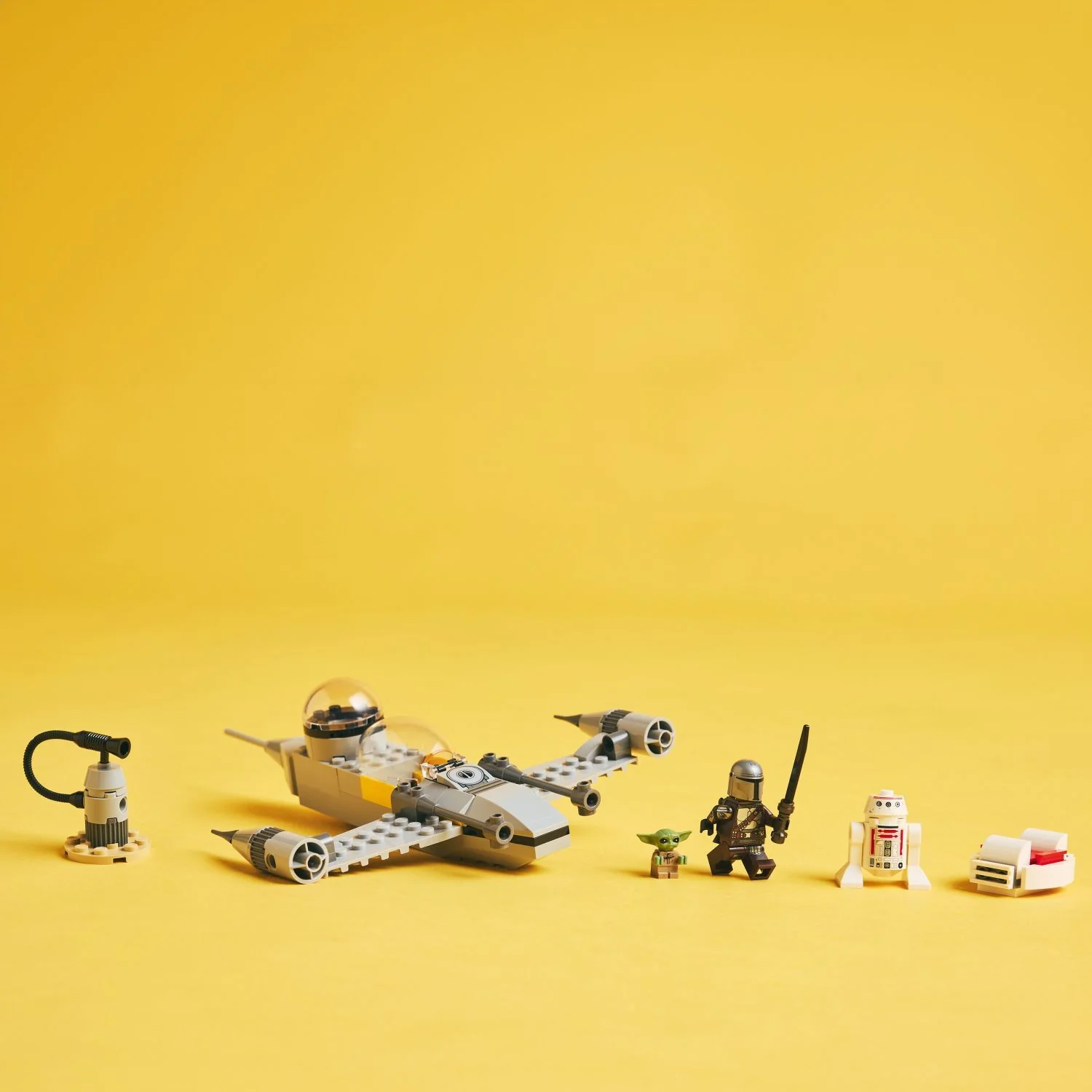 LEGO Star Wars: Mando and Grogu's N-1 Starfighter™ - Image 5
