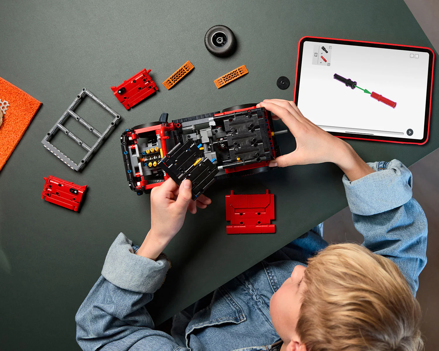 LEGO TECHNIC Ford Bronco SUV - Image 5
